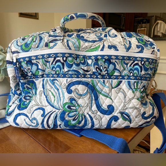 Vera Bradley Mediterranean White weekender, tote & cosmetic Travel Set - Picture 3 of 13